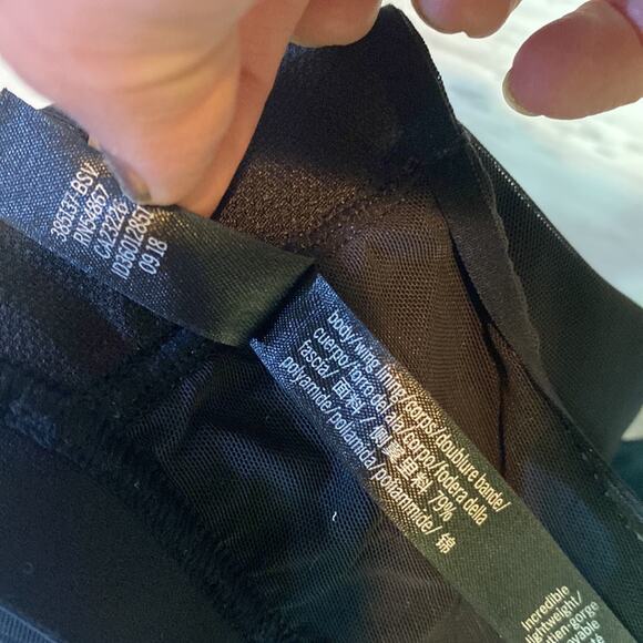 Victoria's Secret VS Sport Incredible Lightweight Sports Bra 32C - Picture 8 of 9